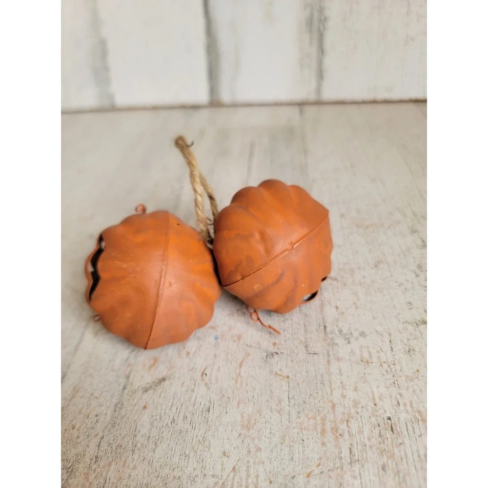 Vintage rustic pumpkin metal bell set Halloween jack O'Lantern home decor